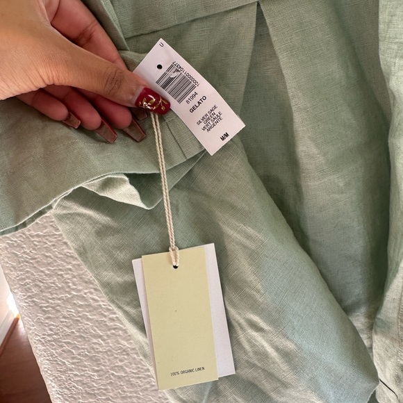 NWT Aritzia Wilfred Cropped Linen Button Down in Sage/Gelato - Picture 2 of 4